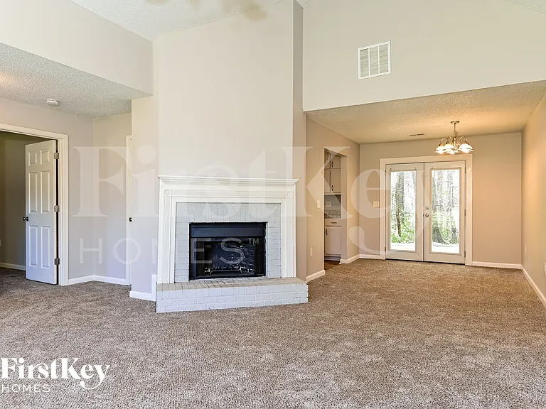 35 Park Place Dr — Photo 3