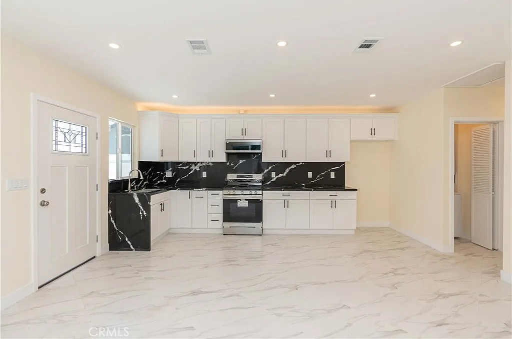 1 bed, 600 sqft, $2,700 — Photo 4
