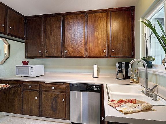 4th image of 5293 Peony Dr