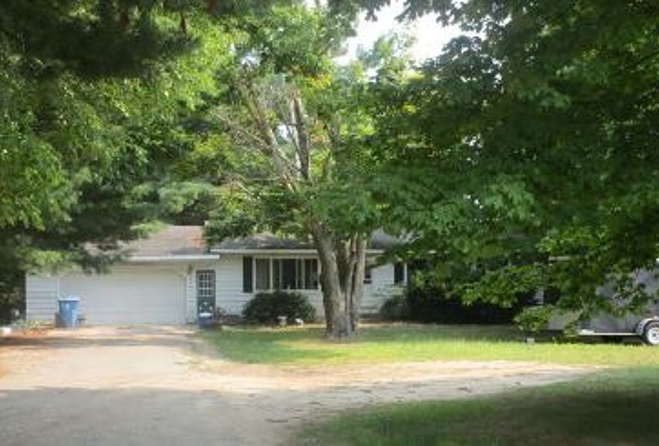 1st image of 211 N 168th Ave