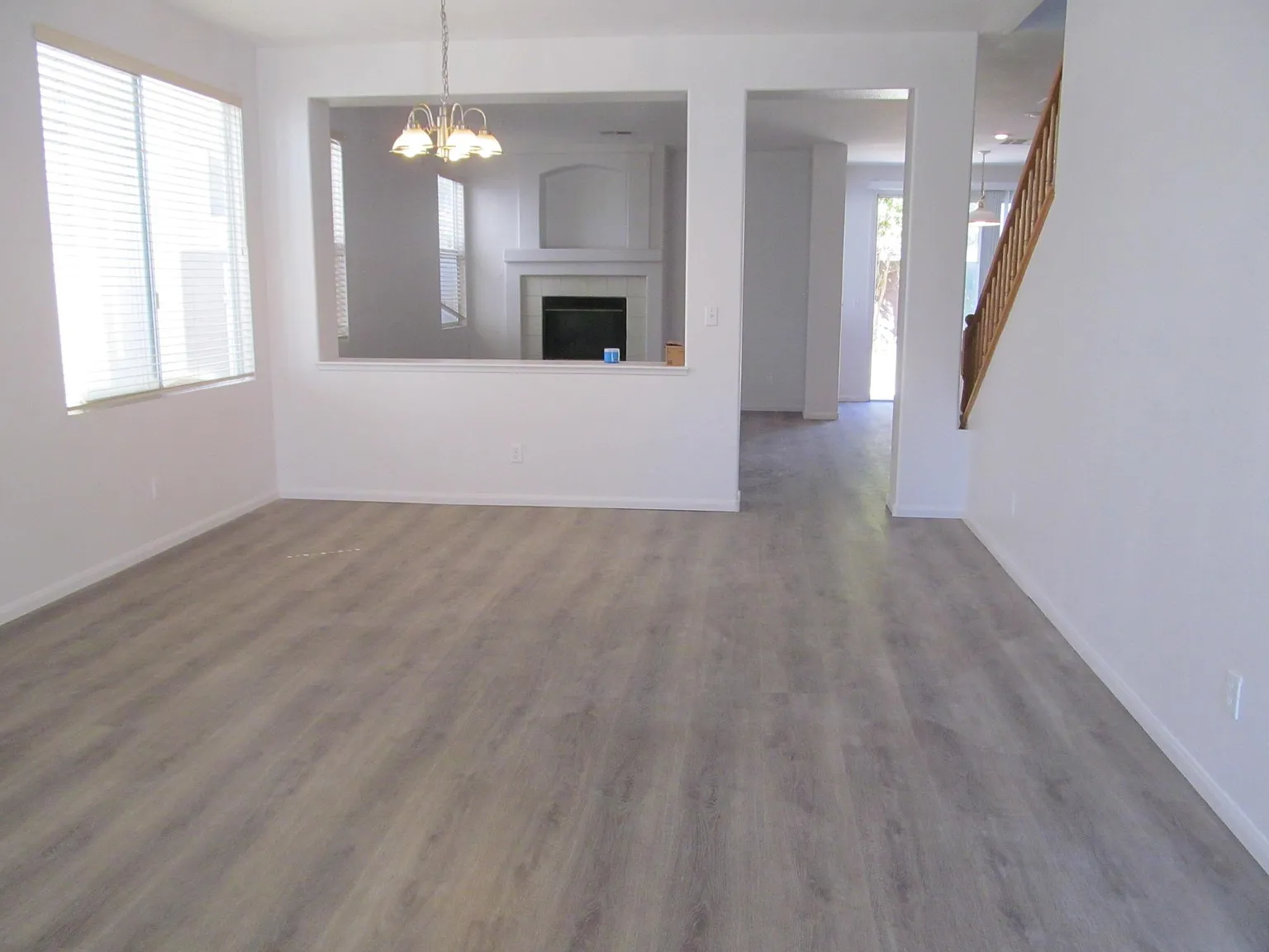 4 bed, 2366 sqft, $2,200 — Photo 3