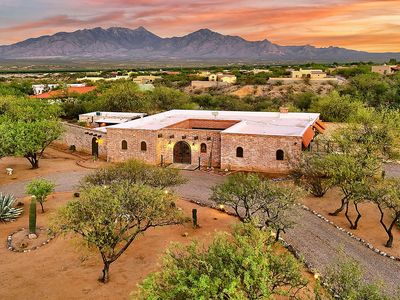 909 W Mission Twin Buttes Rd, Green Valley, AZ, 85622