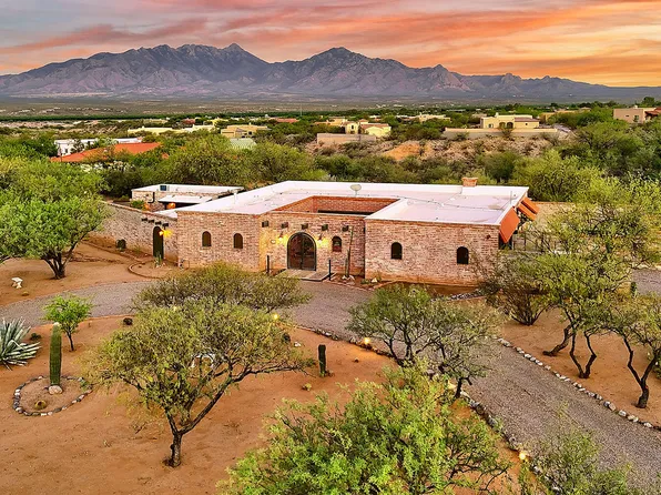 909 W Mission Twin Buttes Rd, Green Valley, AZ 85622