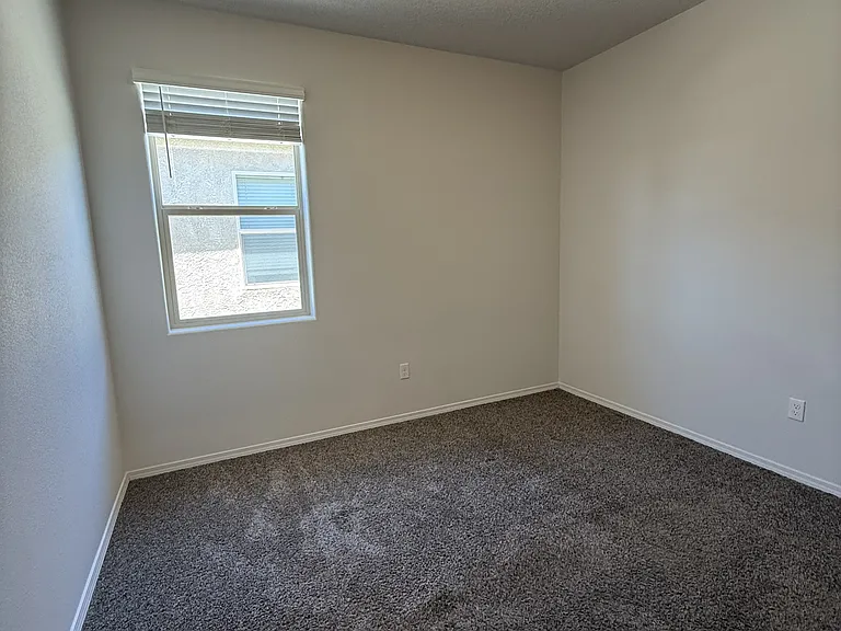 2116 Solitaire St NE — Photo 17