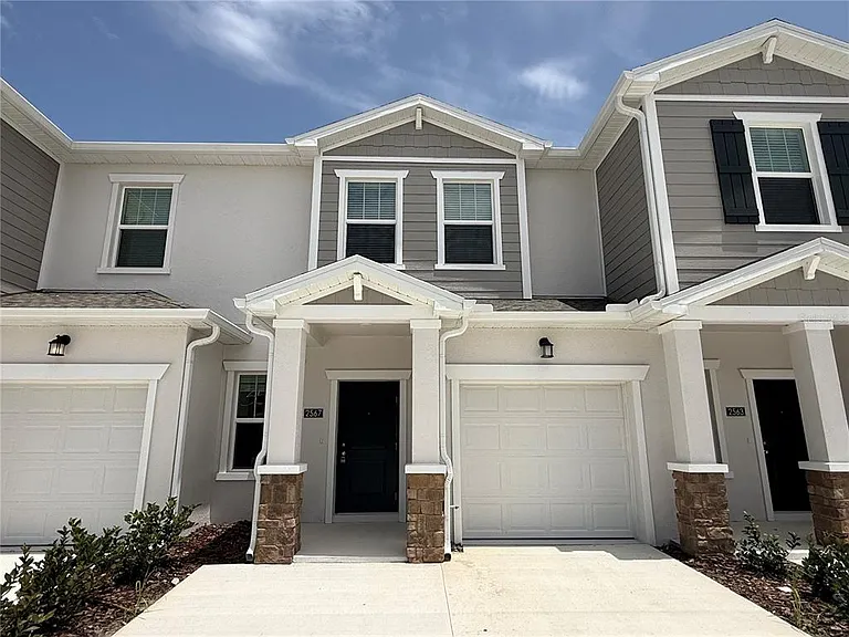 2567 Skyline Loop — Photo 1