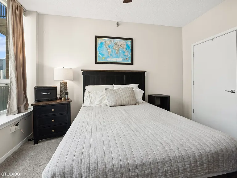600 N Kingsbury St #1004 — Photo 10