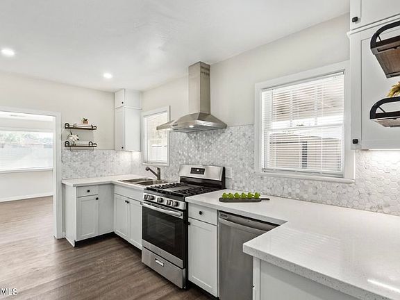 4th image of 539 W 1st St