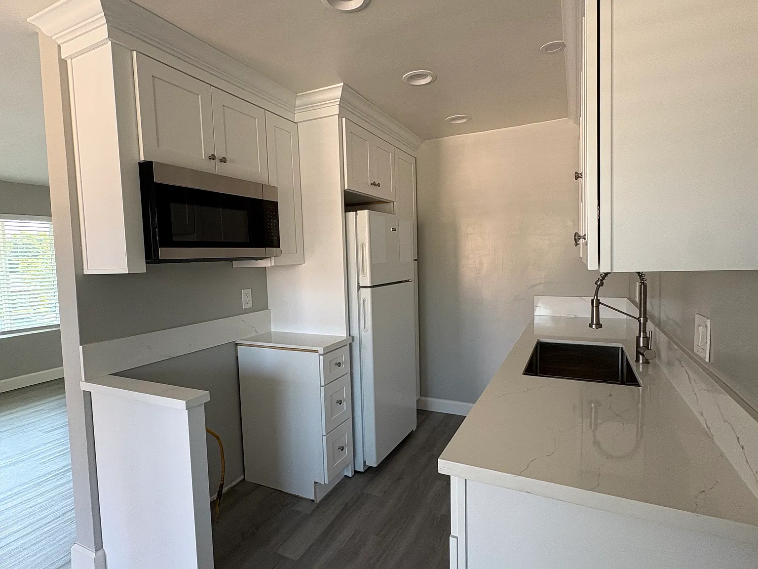 1 bed, 700 sqft, $1,900 — Photo 3