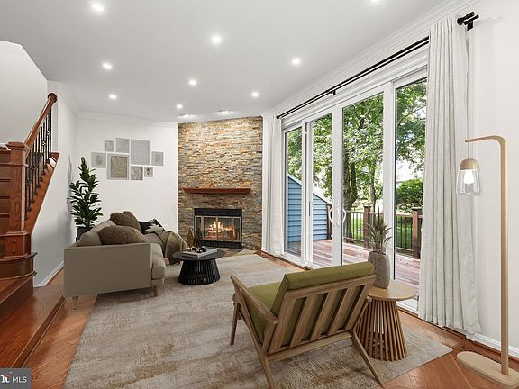 3rd image of 5189 Columbia Rd #1049