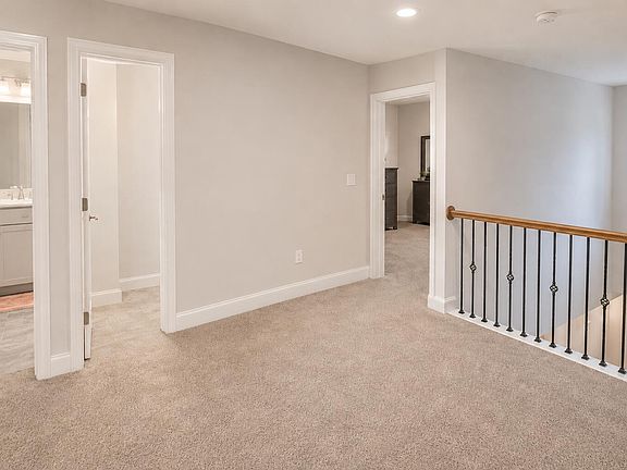 4th image of 182 Hillmont Dr