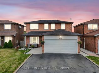 4024 Longo Cir N, Mississauga, ON