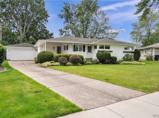 88 Kingsbury Ln, Tonawanda, NY 14150