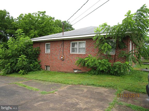 5th image of 600 E Main St