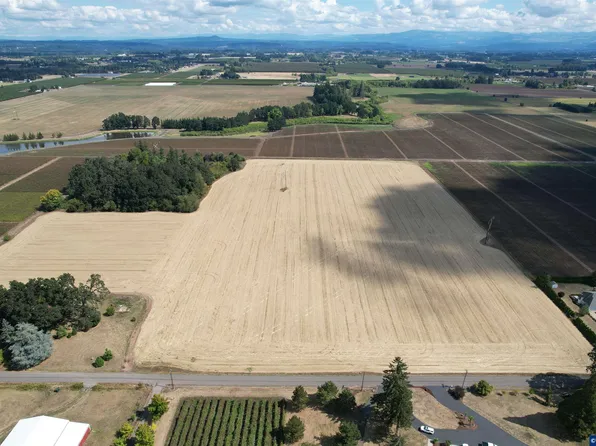 1700 S Oglesby Rd, Canby, OR 97013