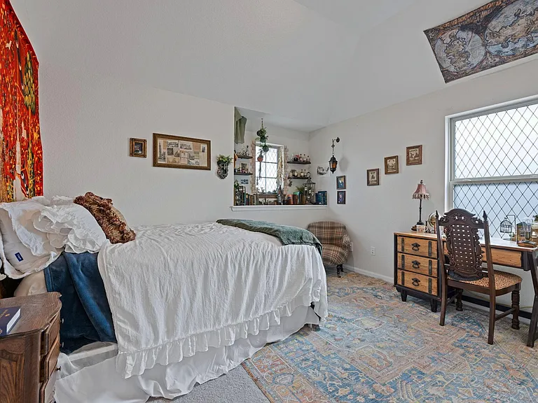 18323 Tiger Flowers Dr — Photo 27