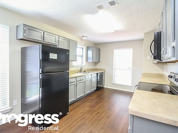 4th image of 1037 S Pepperidge Dr