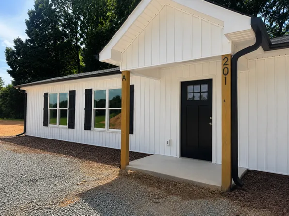 201 Redpoint Trl #A, Lexington, NC 27292
