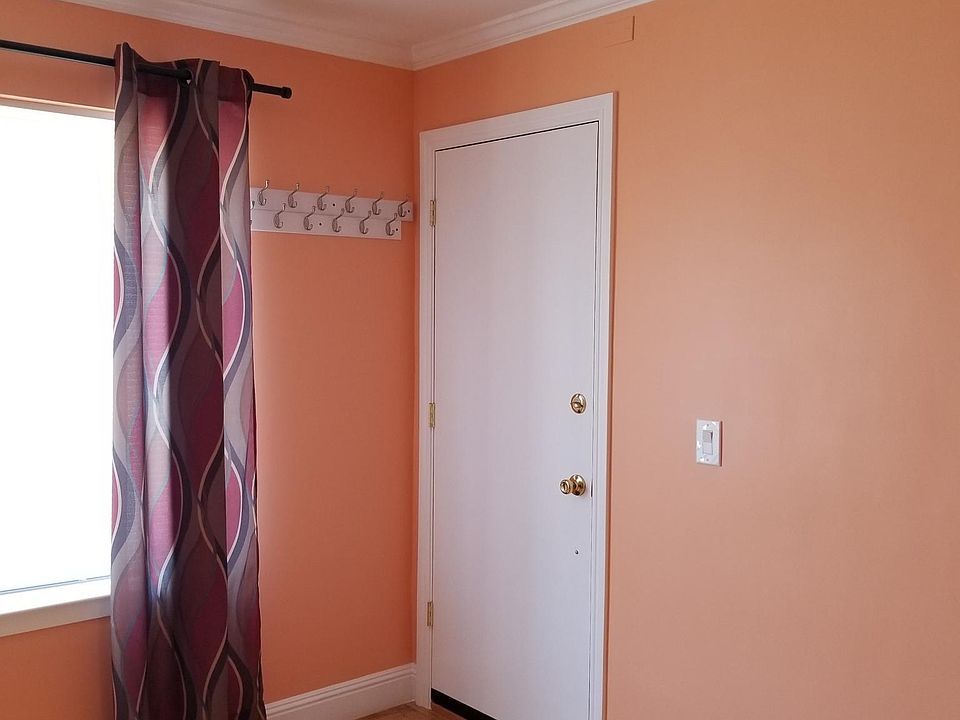 1st image of 590 46th Ave