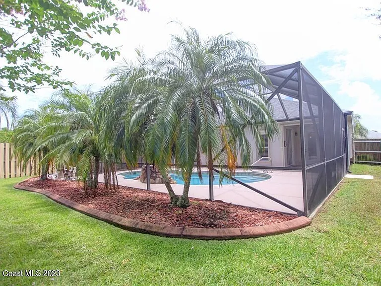 1648 Kestrel Ct — Photo 34