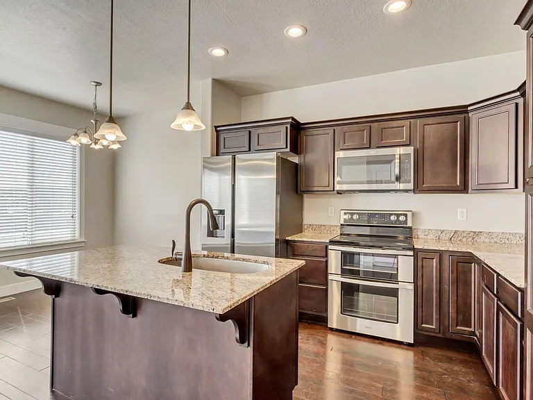 209 W Whitewater Dr — Photo 5