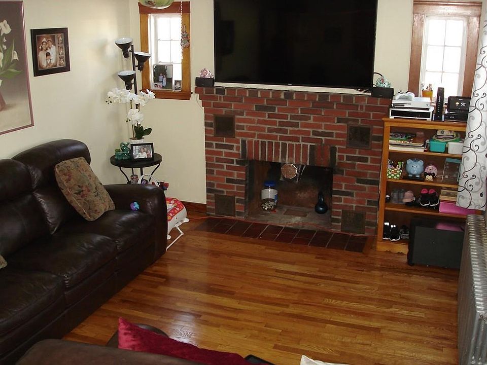 1st image of 210 Essex St