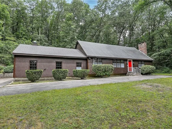 4 Premisy Hill Rd, North Smithfield, RI 02896