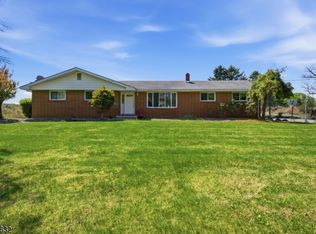 131 Califon Rd, Long Valley, NJ 07853
