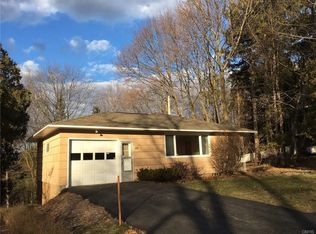 302 Barrington Rd, Syracuse, NY 13214