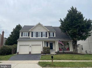 43316 Burke Dale St, Chantilly, VA 20152