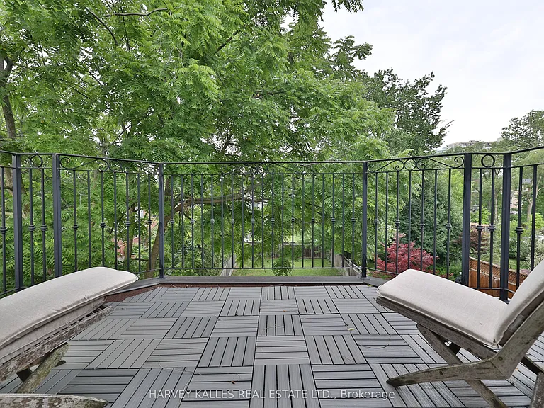 44 Churchill Ave — Photo 31