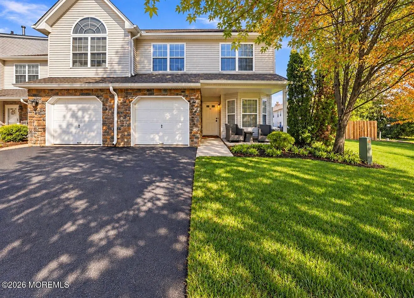3 bed, 2.5 bath, 1676 sqft, $3,800 — Photo 1
