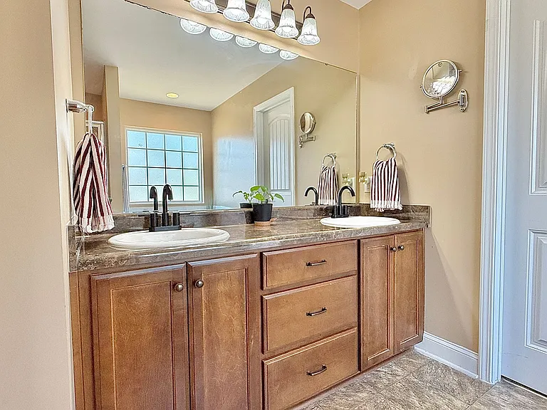 470 Briarcrest Dr NE — Photo 26