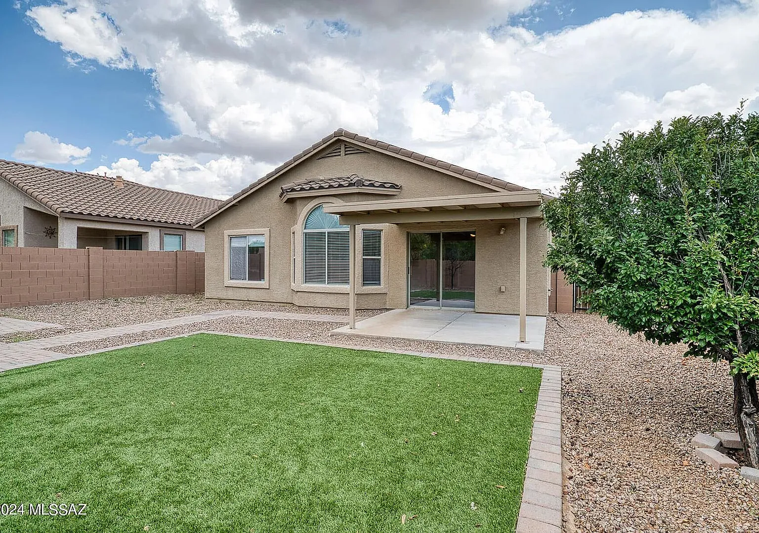 Charming 2BR House in Tucson — Photo 4