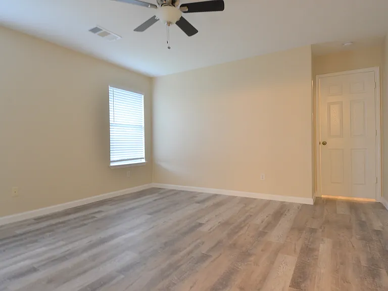 15530 Sarahs Creek Dr — Photo 13