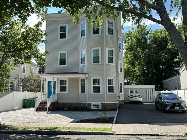 52 Garfield Ave APT 1, Medford, MA 02155