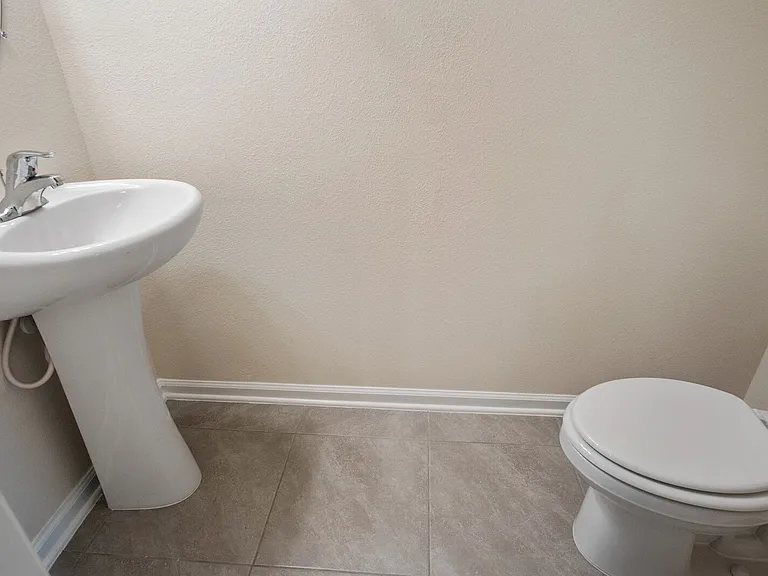 73 Java Ln — Photo 23
