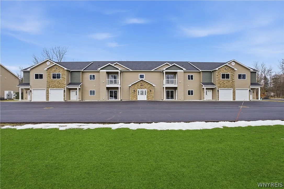 2 bed, 2.0 bath, 1094 sqft, $2,015 — Photo 1