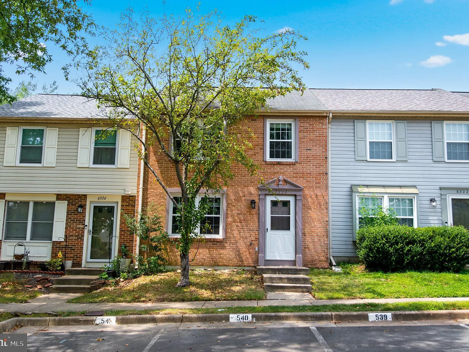3 bed, 2.5 bath, 1280 sqft, $2,450 — Photo 2