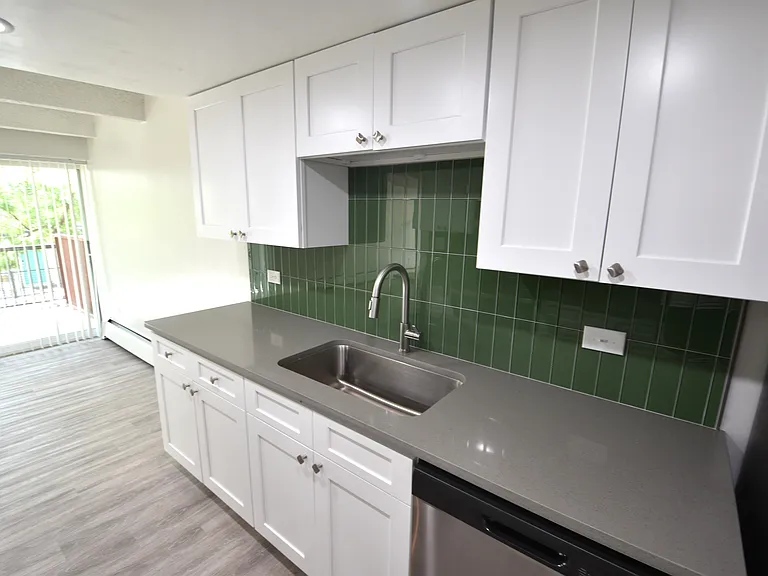 4440 Laguna Pl - Meadows Apartments — Photo 26