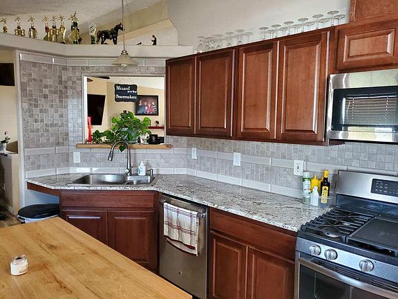 Kitchen stainless steel appl