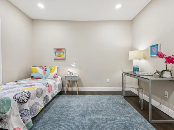 299 Claremont Avenue image 20 of 44