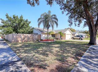 2878 Saint John Dr, Clearwater, FL 33759