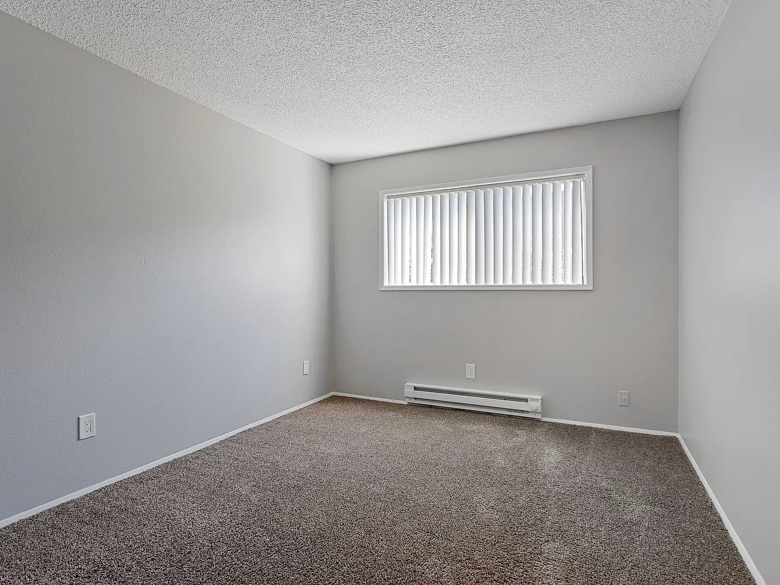 Meadow Park East Apartments — Photo 4