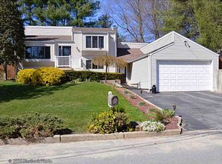 22 Peace Pipe Trl, Smithfield, RI 02917