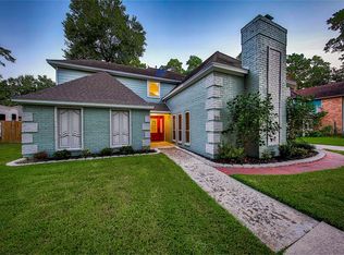 211 Heather Ln, Conroe, TX 77385