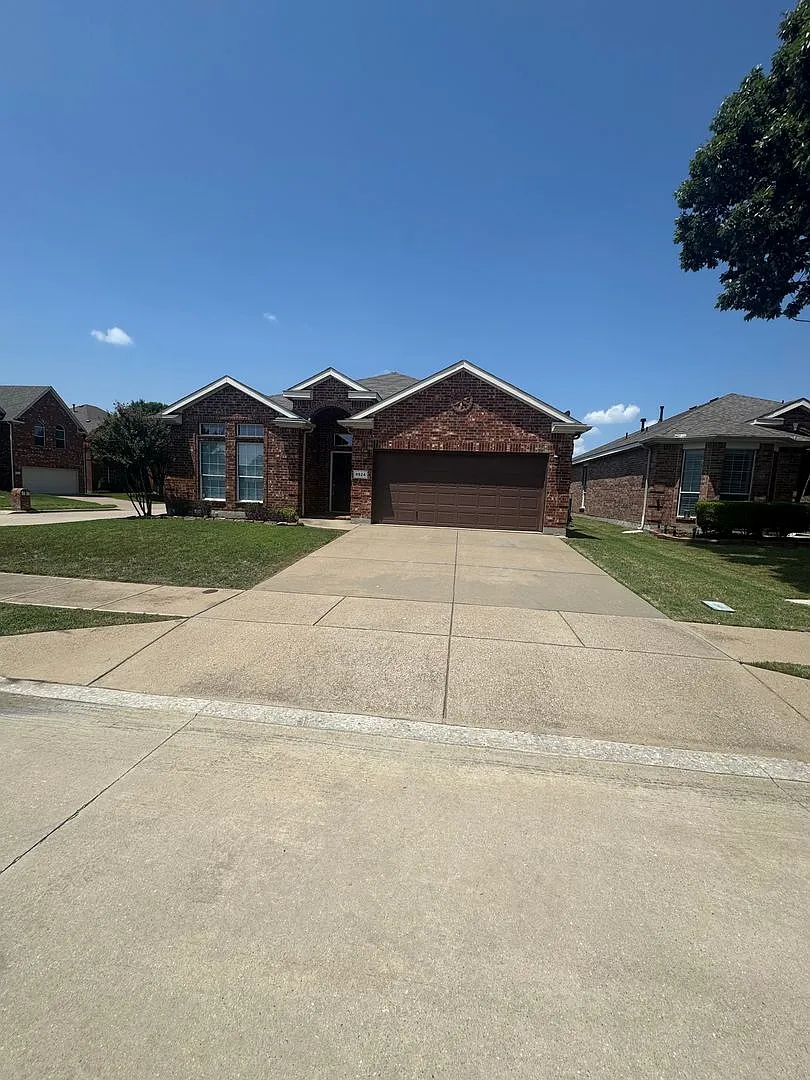 9524 Navarro Street — Photo 2