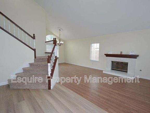 3rd image of 1906 Kensington Ln