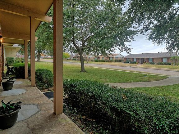 2nd image of 2540 Belhaven Dr