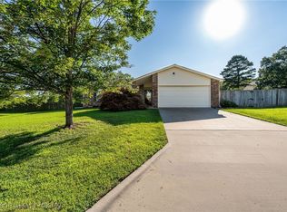 25 Country Lane Dr, Alma, AR 72921