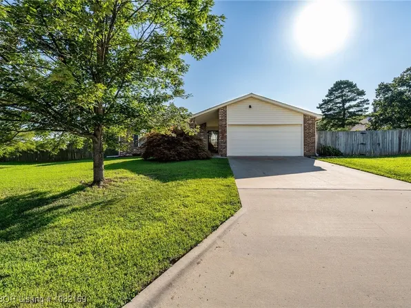 25 Country Lane Dr, Alma, AR 72921